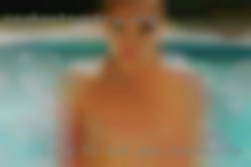Love to sex housewife eat pretty wet pussy.